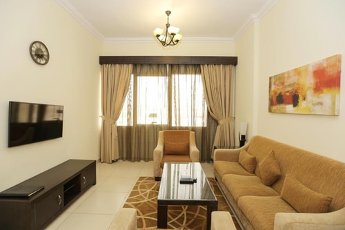 Classic Two Bedroom Near Mall Of Emirates 6 Luxury Bookings