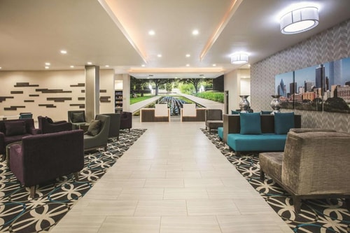 King Room Near Riparian Bar & Grill DAL 11 Luxury Bookings