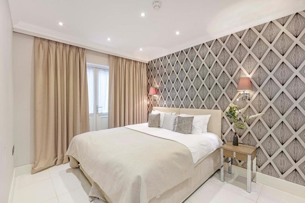 Two Bedroom Apartment Near Gloucester Park LON Luxury Bookings