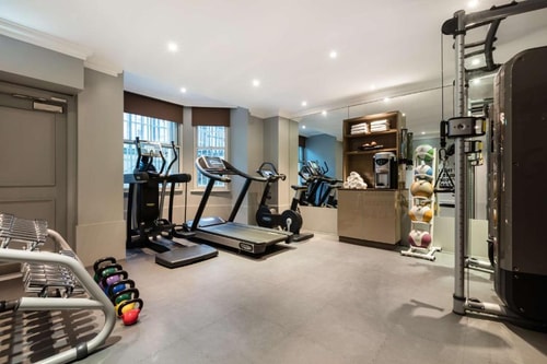 Standard Room Near East Lawn LON 13 Luxury Bookings