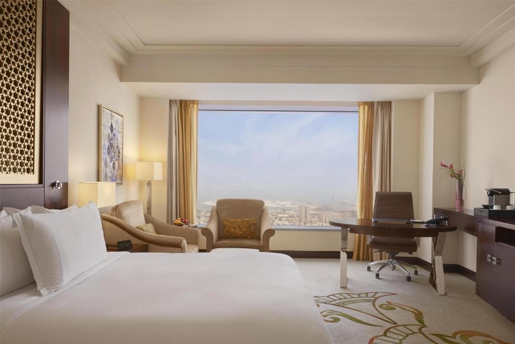 Deluxe King Room Sea View Near World Trade Center Luxury Bookings
