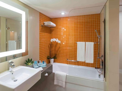 Three Bedroom Apartment Near Mashreq Metro Station 6 Luxury Bookings
