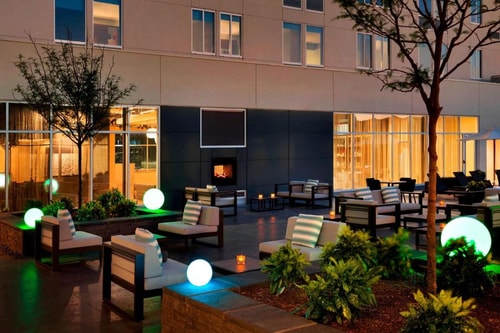 Guest Room Near Texadelphia Bar and Grill DAL 4 Luxury Bookings