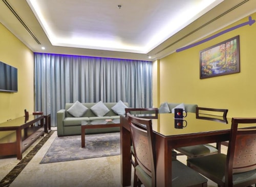 Deluxe One Bedroom Apartment Near Abu Hail Park 2 Luxury Bookings