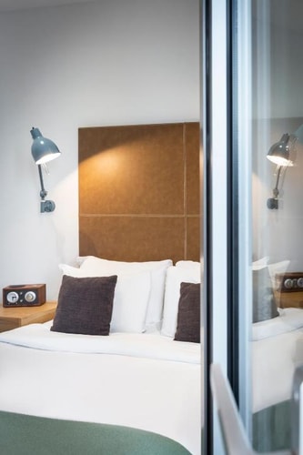 One Bedroom Apartment Near Carville Hall Park LON 2 Luxury Bookings