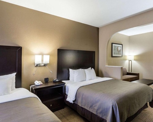 Queen Suite Near JVC Family Medicine HOU 2 Luxury Bookings