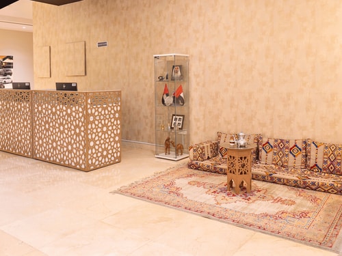Deluxe Room Near Mashreq Metro By Luxury Bookings 4 Luxury Bookings