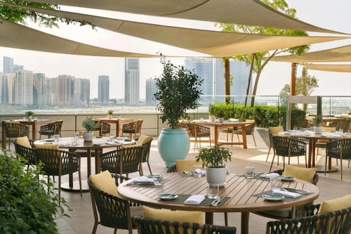 Deluxe King Or Twin Room Near Galleria Mall 9 Luxury Bookings
