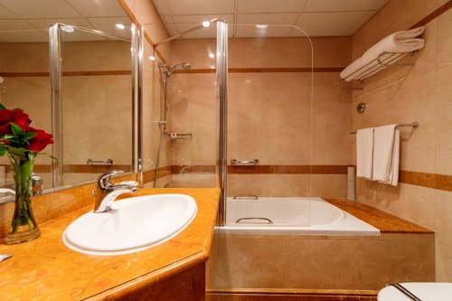 Studio Apartment near to Dubai Internet City Metro 4 Luxury Bookings
