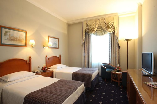 Deluxe King Or Twin Room Near Dubai Customs 1 Luxury Bookings