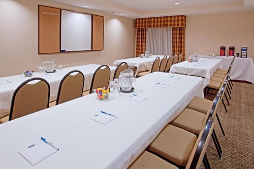 Studio Suite Near Sam Houston Race Park HOU 13 Luxury Bookings
