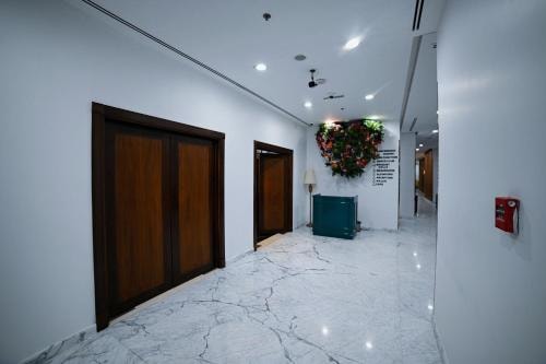 Premium Twin Room Near City Down Mini Mart Dubai 4 Luxury Bookings