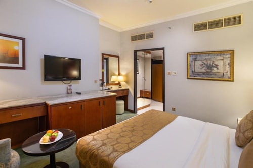 Deluxe Room Near Al Tadawi Medical Centre 2 Luxury Bookings