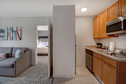 1 Bedroom King Suite Near Kezar Life Sciences SAN 5 Luxury Bookings