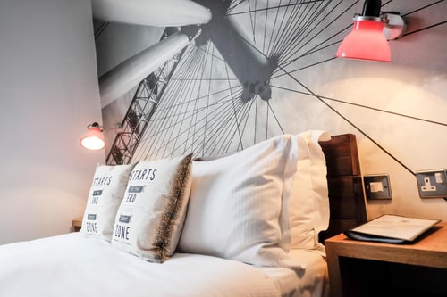Double Or Twin Room Near Capital Tower LON 4 Luxury Bookings