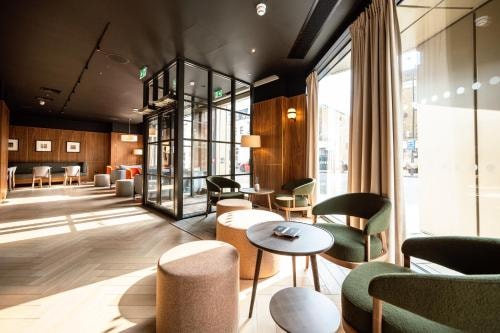 Wilde Studio Near Apex Table Tennis LON 11 Luxury Bookings