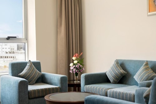 1 Bedroom Suite Near Reef Mall By Luxury Bookings 3 Luxury Bookings