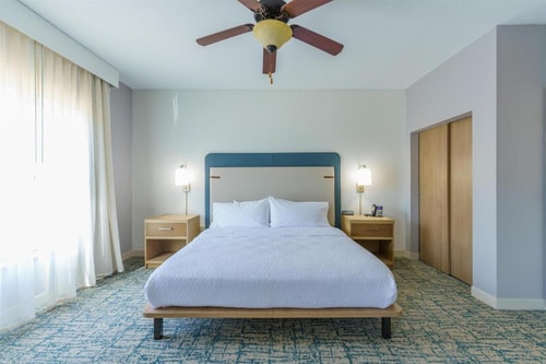 King Studio Suite Near George Bush Park HOU 3 Luxury Bookings