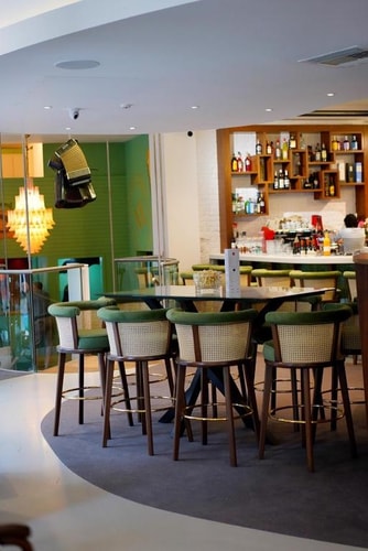 Deluxe Queen Room Near CitySport LON 6 Luxury Bookings