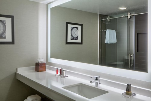 Queen Room Near William P Hobby Airport HOU 4 Luxury Bookings