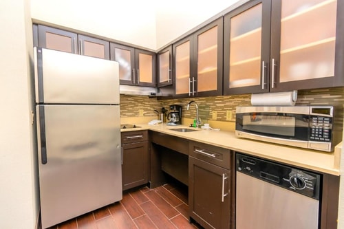 Queen Studio Suite Near Thorne Stadium HOU 3 Luxury Bookings