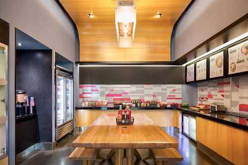 Guest King Room Near Pioneer Plaza DAL 3 Luxury Bookings