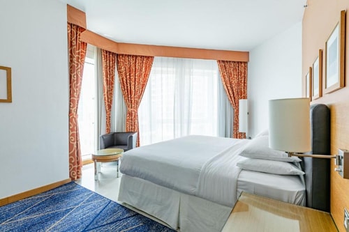 One Bedroom Suite Near Sharaf DG Metro 1 Luxury Bookings