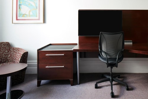 Small Queen Room Near Trafalgar Square LON 4 Luxury Bookings
