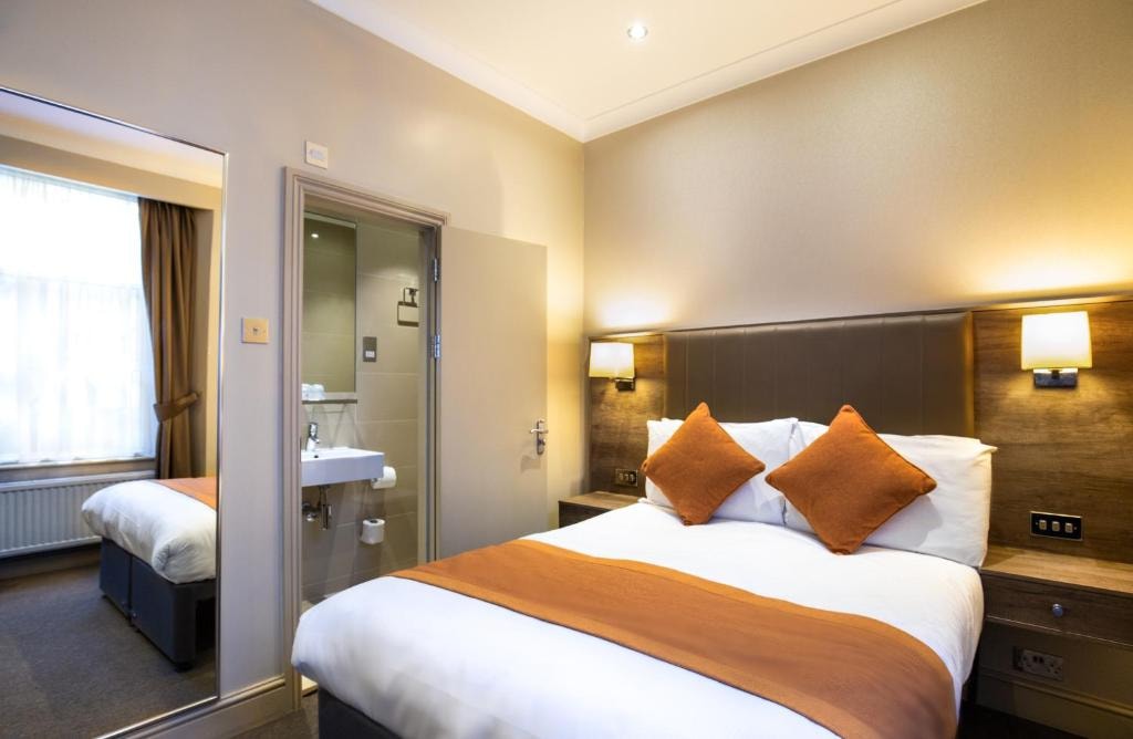 Double Or Twin Room Near Warwick Square LON Luxury Bookings