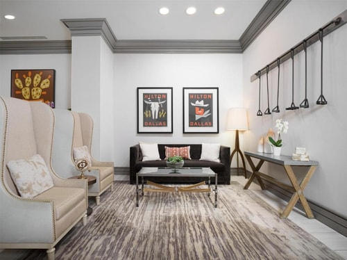King Room Near Venture Commercial Real Estate DAL 13 Luxury Bookings