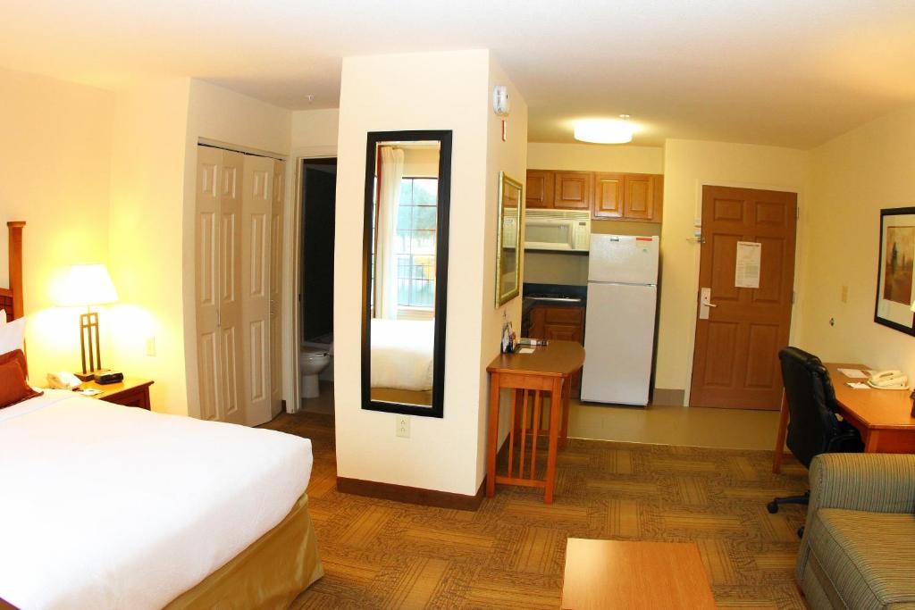 Studio Suite Near Sam Houston Race Park HOU Luxury Bookings