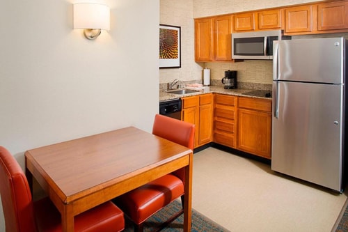 Queen Studio Near Watermark Community Church DAL 2 Luxury Bookings