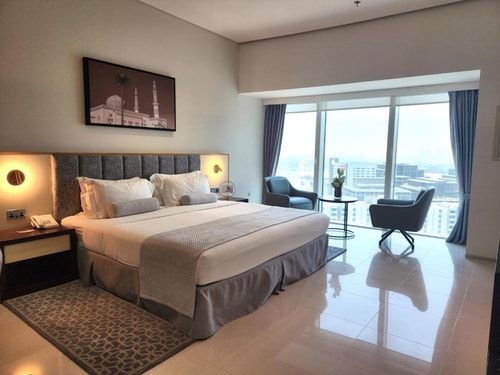 Premier Studio Apartment Near WTC Metro Station Luxury Bookings