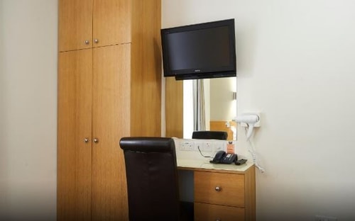 Double Room Near Vincent Square LON 5 Luxury Bookings