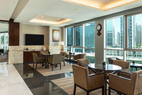 Superior King Room Near Marasi Drive Business Bay 6 Luxury Bookings