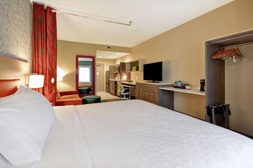 King Studio Suite Near Anderson Park HOU Luxury Bookings