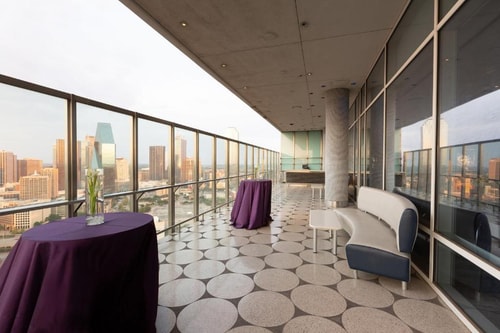 Standard King Room Near Dallas Museum of Art DAL 9 Luxury Bookings