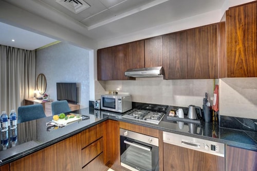 Studio Apartment Near Al Jaddaf Metro Ak 4 Luxury Bookings