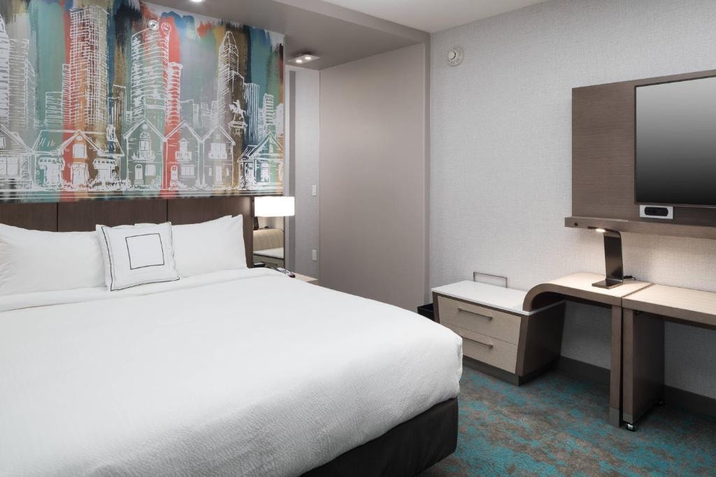 King Room Near Bayou Greenways Park HOU Luxury Bookings