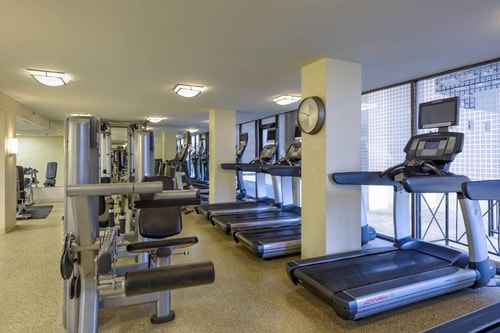 Guest Room Near Professional Alternatives HOU 11 Luxury Bookings