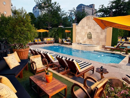 Deluxe King Room Near Metropolitan Club DAL 5 Luxury Bookings
