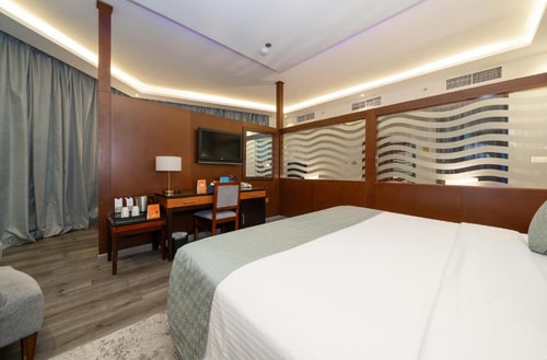 King Suite Near Barium Technologies 1 Luxury Bookings