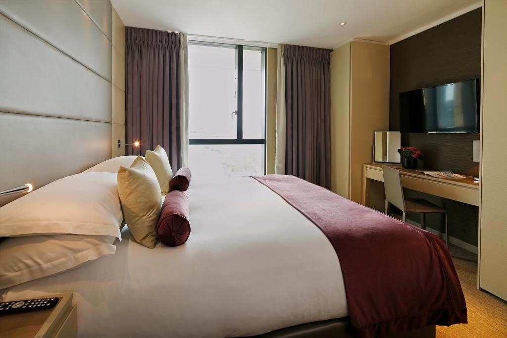 Deluxe 3 Bedroom Apartment Near London Tower LON Luxury Bookings