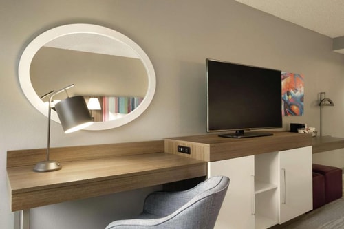 King Room Near Harris Central Appraisal HOU 3 Luxury Bookings