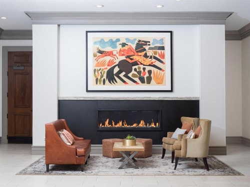 King Room Near Venture Commercial Real Estate DAL 15 Luxury Bookings