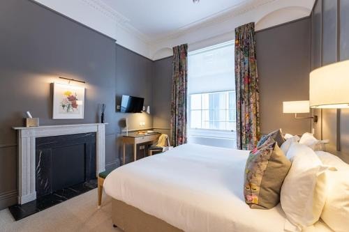 Double Room Near Facial Pain Clinic LON 3 Luxury Bookings