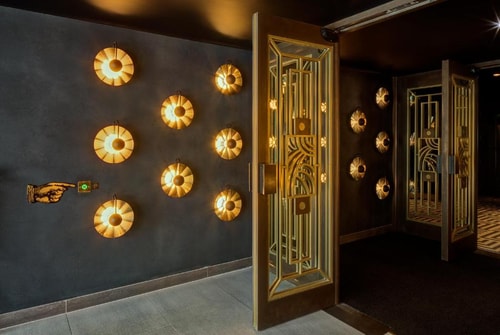 Standard Queen Room Near Cool Britania Shop LON 9 Luxury Bookings