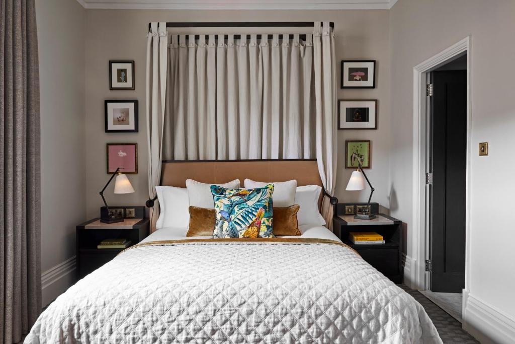Queen Room Near Russell Court LON Luxury Bookings