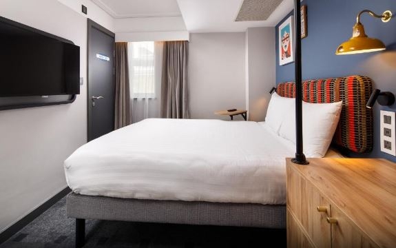 King Or Twin Room Near Bureau of Change LON Luxury Bookings