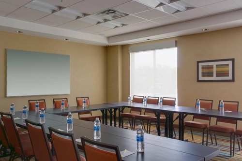 King Room Near Krestmark Industries LP DAL 8 Luxury Bookings